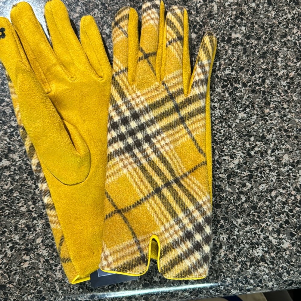 Victoria Leland gloves
